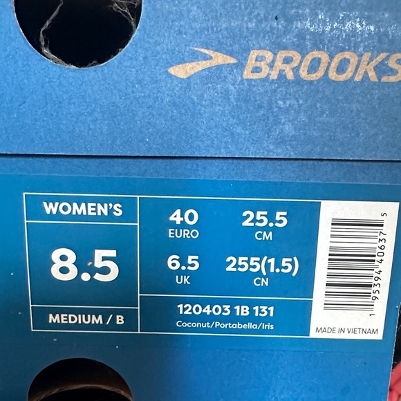Brooks Cream, Gray and taupe Running Shoes - Picture 14 of 15